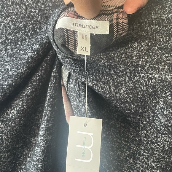 Maurice’s longsleeve top - Picture 2 of 9